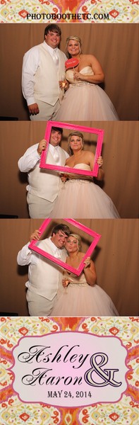 Southern Wedding Guests in a Photo Booth